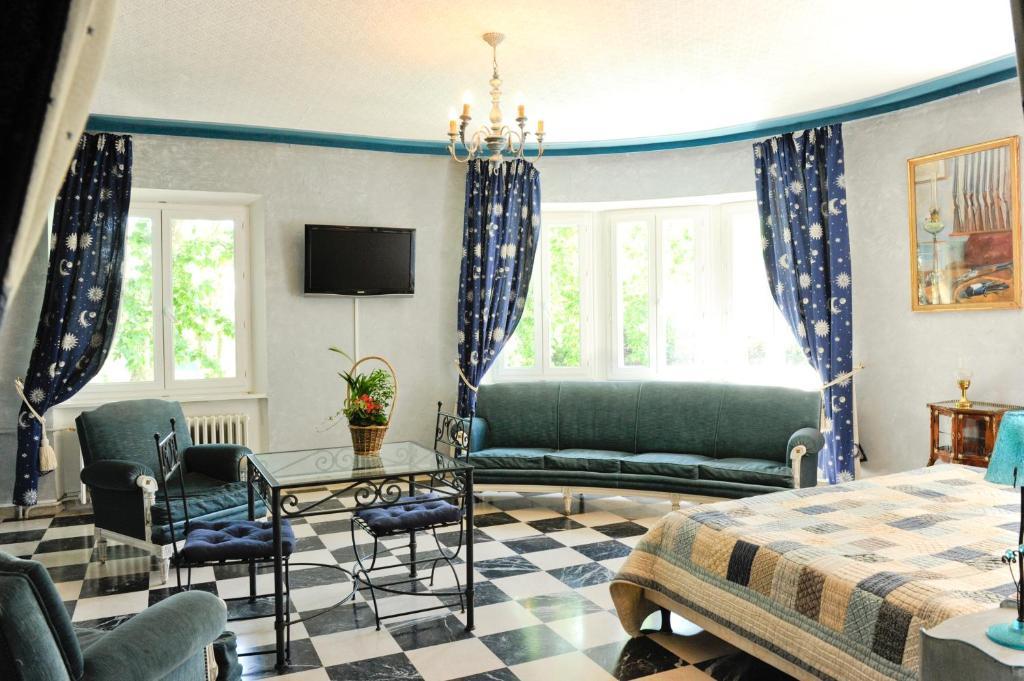 Auberge Bourrelly Cabries Ruang foto