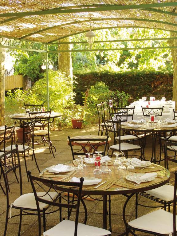 Auberge Bourrelly Cabries Bagian luar foto