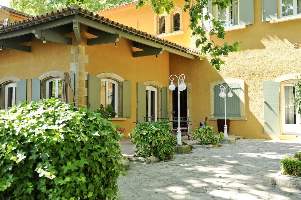 Auberge Bourrelly Cabries Bagian luar foto