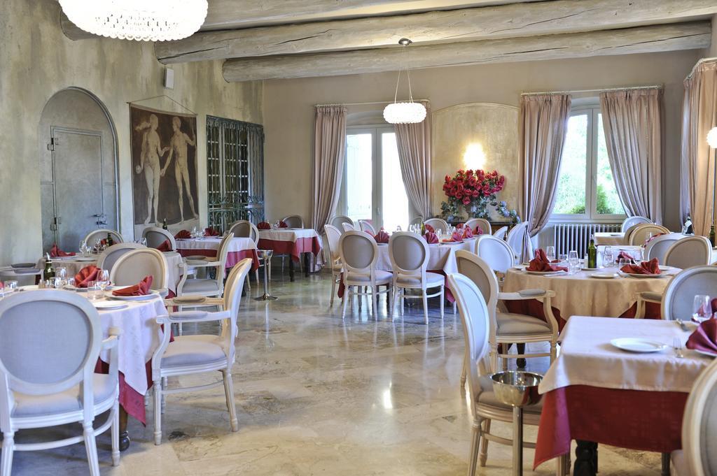 Auberge Bourrelly Cabries Bagian luar foto