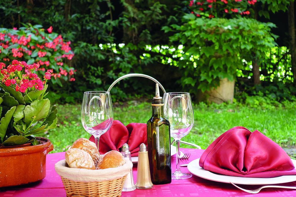 Auberge Bourrelly Cabries Bagian luar foto