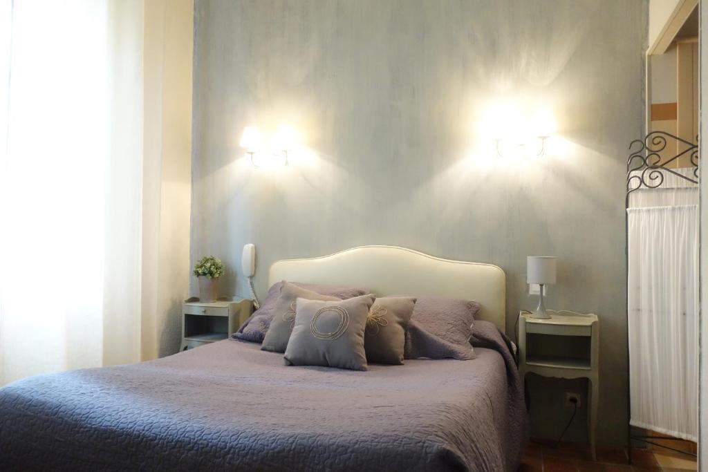 Auberge Bourrelly Cabries Bagian luar foto